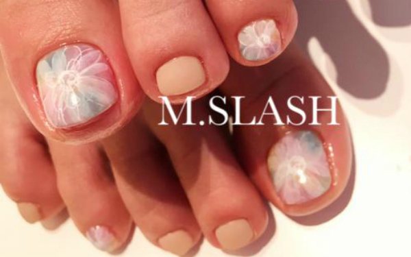 気持ちがウキウキする☆春のフットネイル5選