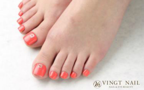 気持ちがウキウキする☆春のフットネイル5選