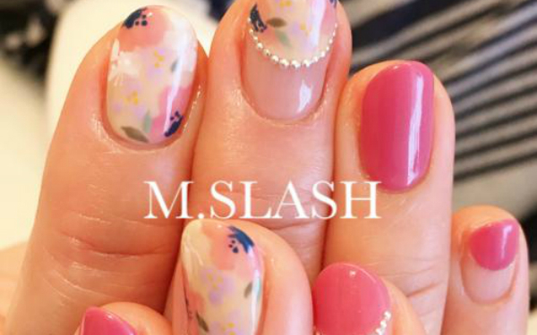 春爛漫！女性らしさを演出する最新「フラワーネイル」5選