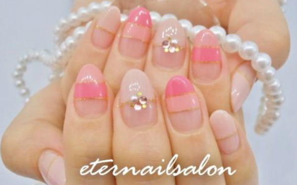 ボーダー好きさん、集まれ！とびきり可愛い「ボーダーネイル」5選