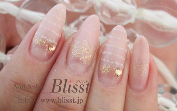 ボーダー好きさん、集まれ！とびきり可愛い「ボーダーネイル」5選