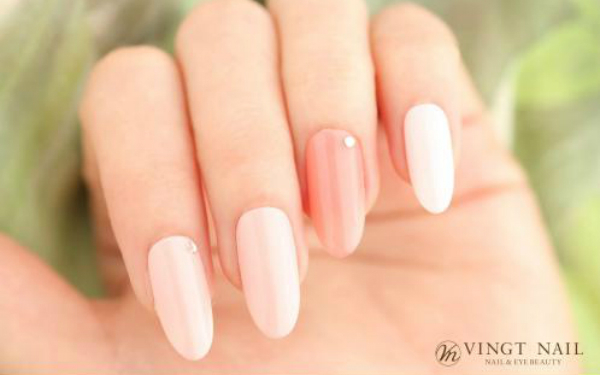 どんなシーンにも万能な「シンプルネイル」で指先美人を目指そう！