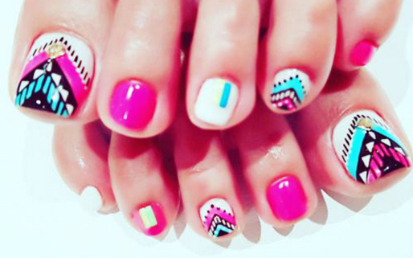 こだわりのデザインが豊富！！素足に映える、最新フットネイル5選