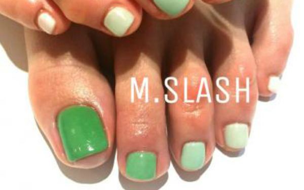 こだわりのデザインが豊富！！素足に映える、最新フットネイル5選