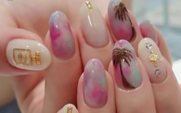 爽やかな青空に映える！今季注目の「初夏ネイル」5選