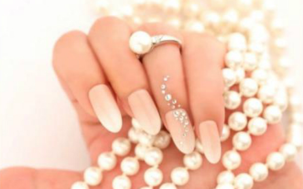 ジューンブライドの花嫁さん必見！こだわりのウエディングネイル5選