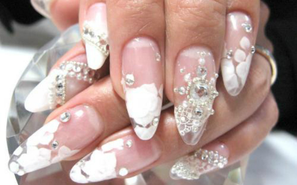 ジューンブライドの花嫁さん必見！こだわりのウエディングネイル5選