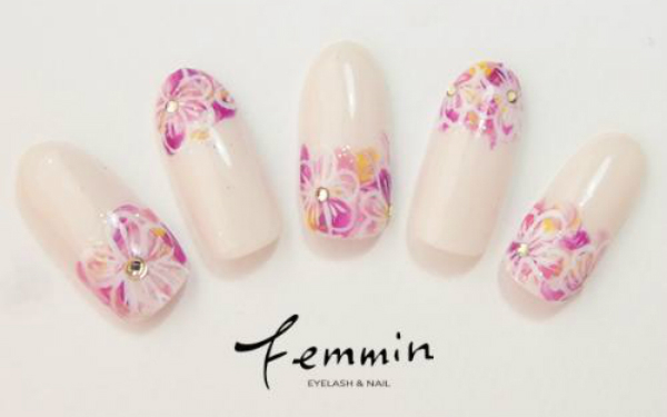 とびきりおしゃれ☆周囲から一目置かれるパーティーネイル5選