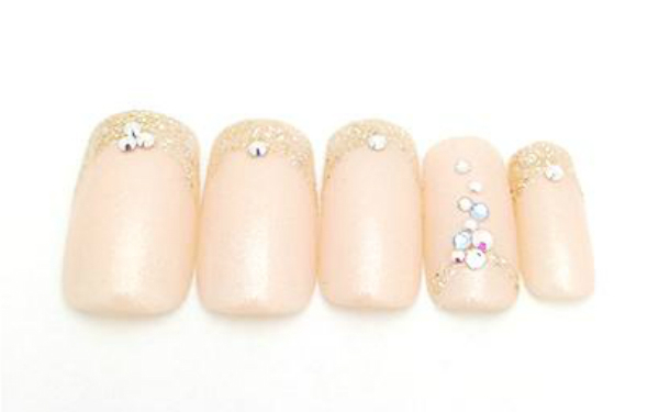 とびきりおしゃれ☆周囲から一目置かれるパーティーネイル5選