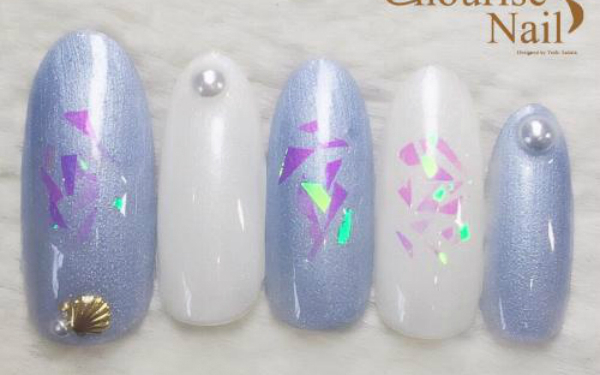指先に幻想的な輝きを！最新「オーロラネイル」5選