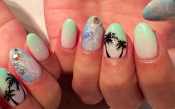 ゆらゆら涼しげな水面を表現した「ドロップネイル」で夏気分を先取り☆