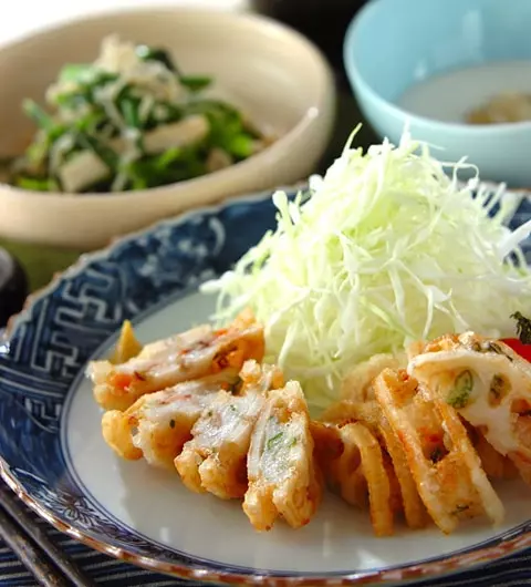 今日の献立はぷりぷりのエビとレンコンを使った レンコンのはさみ揚げ E レシピ 料理のプロが作る簡単レシピ 1 1ページ