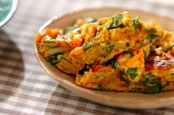 野菜とキムチの卵焼き