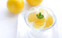 宮崎県、高知県、静岡県などで栽培される柑橘類「日向夏（ひゅうがなつ）」。果実をたっぷり使った「日向夏レモネード」の作り方をご紹介します。