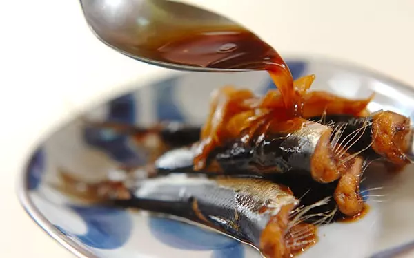 サカナ界のサプリメント！「たっぷりショウガと梅のイワシ煮」