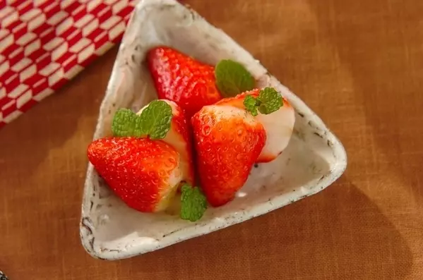 イチゴのマリネ