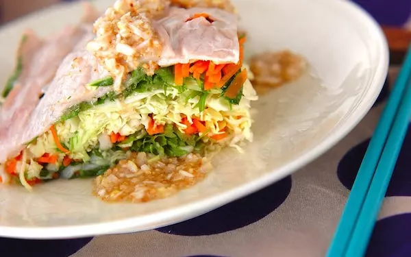 定番料理のひとつになりそう、バランス抜群な豚肉と野菜のレンジ蒸し