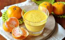 みかんにはビタミンCとビタミンPが豊富に含まれています。余すことなくいただくには、皮ごとミキサーにかけてジュースにしてしまいましょう。栄養たっぷりの「皮もまるごと！ みかんジュース」をご紹介します。