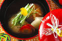 お正月に欠かせない　ハレの日にぴったりな「おすましのお雑煮」