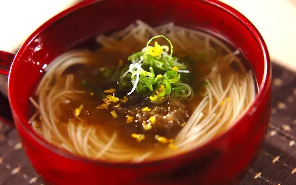 風味豊かな仕上がりに！　とろろ昆布入りにゅうめん