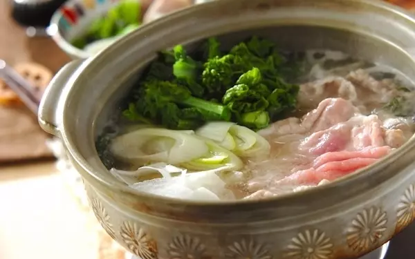 お鍋で体を内側から温めよう！　春野菜と豚肉のしゃぶしゃぶ