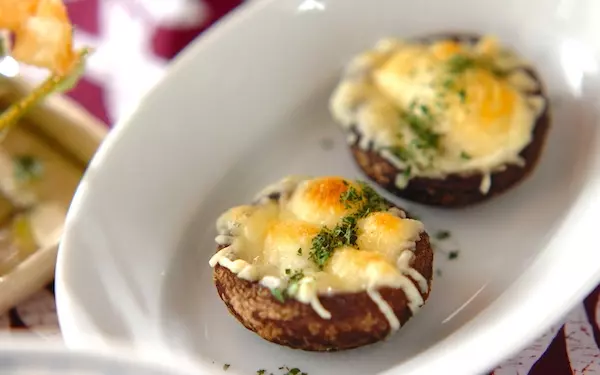 おつまみにも最適！ シイタケの簡単チーズ焼き