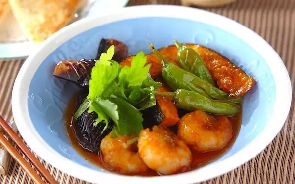 プリプリ食感がたまらない、エビと夏野菜の揚げ南蛮