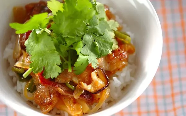 具沢山で大満足! 照り焼き中華ポーク丼