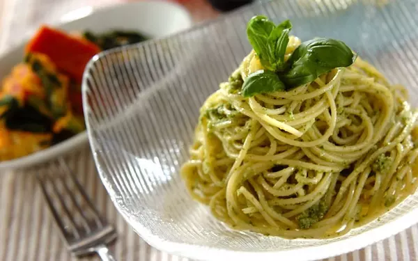 バジルの良い香りが口内にふわっと広がる! バジルの冷製パスタ
