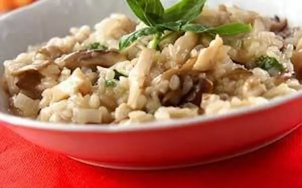 レストランの味を自宅でも！　定番料理に加えたいキノコのリゾット