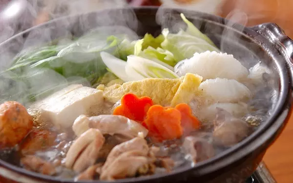 簡単にできる！　鶏肉と野菜がたっぷり入ったちゃんこ鍋