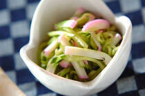 「カマボコ」がおせちで余ってしまった…、そんな経験はりませんか。今回はカマボコを使った簡単おかずをご紹介します。ささっと作れるため、あともう一品というときにもおすすめですよ。