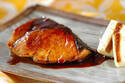 バターでコクとまろやかさアップ！「ブリの照り焼き」
