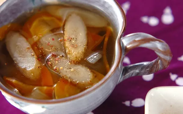 上品な味わいでリピート確実、ゴボウの和風スープ