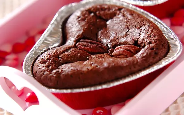 お好みのナッツを入れて作れる、カンタン濃厚ブラウニー