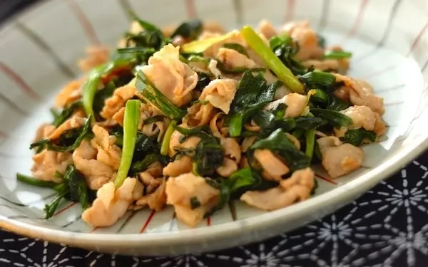 レバニラよりも簡単に作れる、豚ニラ炒め