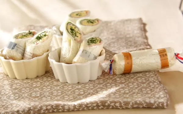 お好みの食材を入れてアレンジできる、ロールサンドイッチ