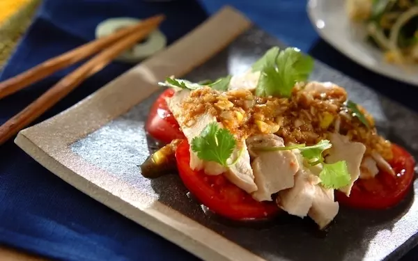 ピリ辛のタレでお箸が止まらない！　絶品よだれ鶏