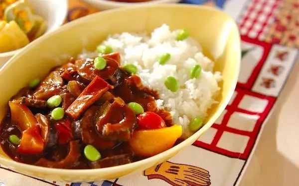 夏野菜がたっぷり入った、ヘルシーな夏カレー