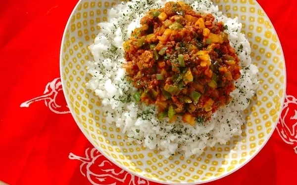 た目も味も美味しい、ピーマンキーマカレー