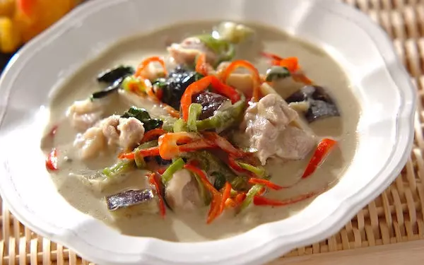 超短時間で作れる、本格派タイ風チキンカレー