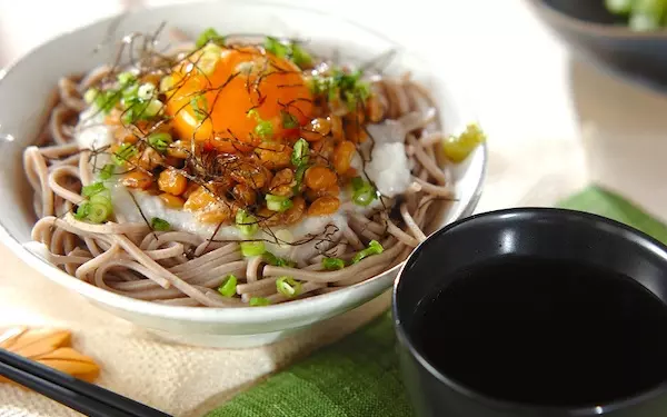 ツルツルッと食べられる、トロロ納豆そば