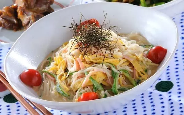 シャキシャキ食感がアクセント！　ねばとろ素麺