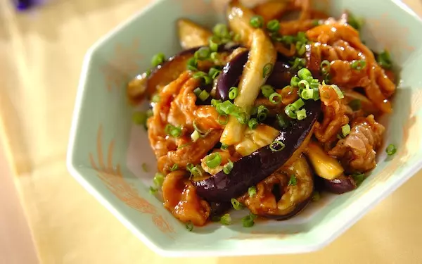 冷蔵庫の残り野菜も使える、トロトロナス麻婆