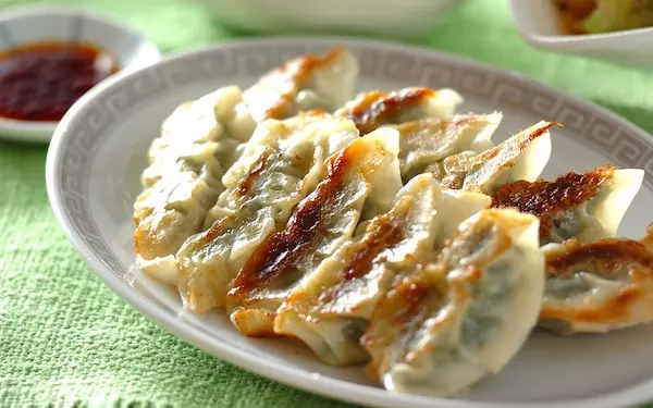野菜嫌いな子どもでも食べられる！ ホウレン草餃子