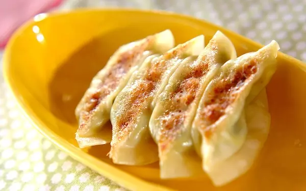 ヘルシーで食感も楽しめる、エビとアボカド餃子