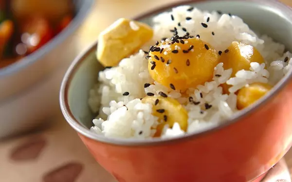 秋の定番と言えばコレ！　もち米入り栗ご飯