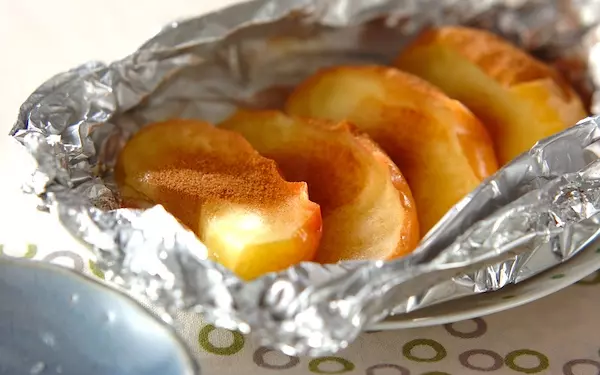 熱々を食べたい! リンゴのホイル焼き