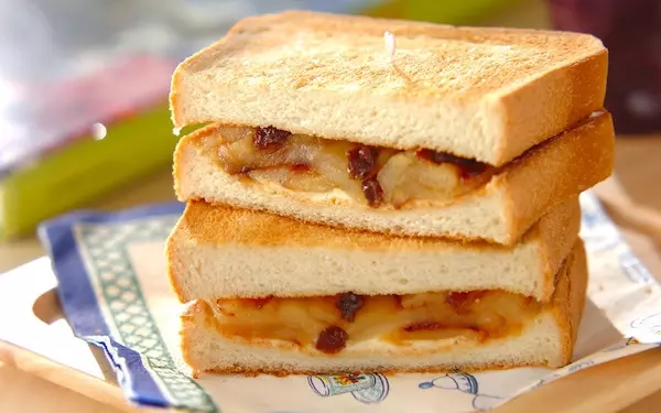 トロリと柔らかい、リンゴのホットサンド