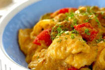 比較的リーズナブルに手に入る鶏むね肉。高タンパクで低カロリーなのが嬉しいですよね。今回はそんな鶏むね肉を使ったレシピをご紹介します。